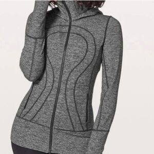 NWOT LULULEMON Stride II Gray Heather Full Zip Thumbholes Jacket Woman’s size 6